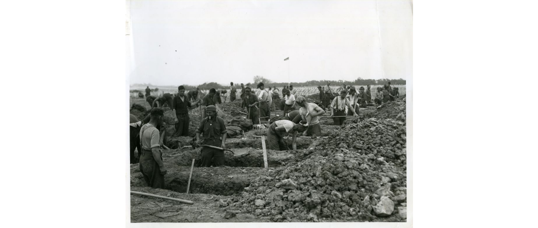 graves at Omaha Beach 