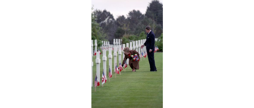 Reagans visit the grave of Theodore Roosevelt Jr. on the 40th anniversary